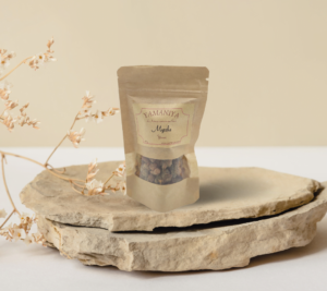 Myrhhe - Yémen - 50g extraite de l'arbre à myrrhe à des propriétés thérapeutiques, cosmétiques, purificatrice d'air et est utilisée aussi en parfumerie.